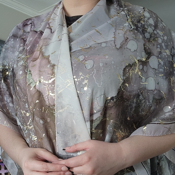 Steve Madden over shoulder scarf - Picture 3 of 4